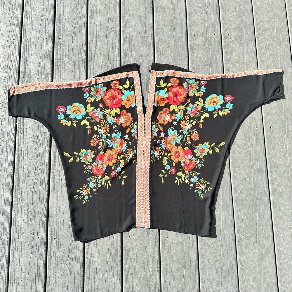 Rose & Olive Black Embellished Boxy Blouse‎